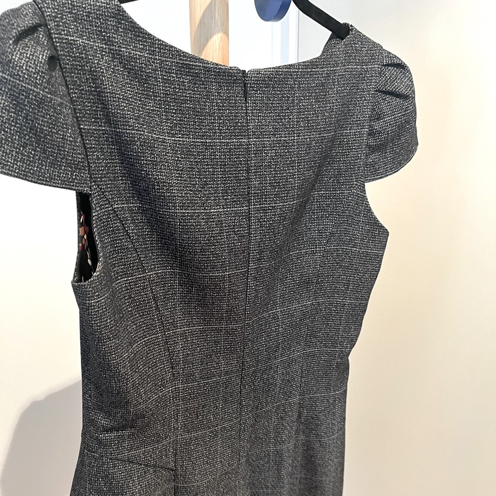 Review Dress / Size 10 - Picture 12 of 14